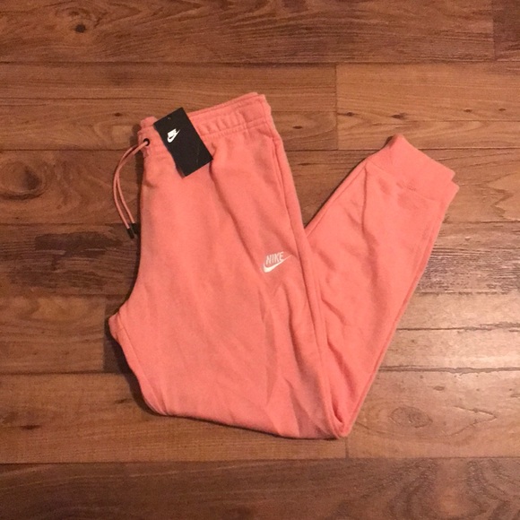 Nike Pants - ESSENTIAL NWT NIKE SWEAT PANTS